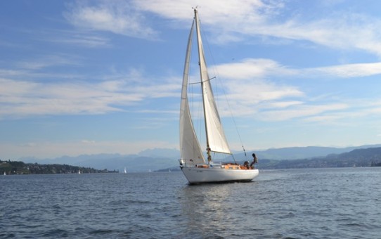 Heiratsantrag auf der Segelyacht